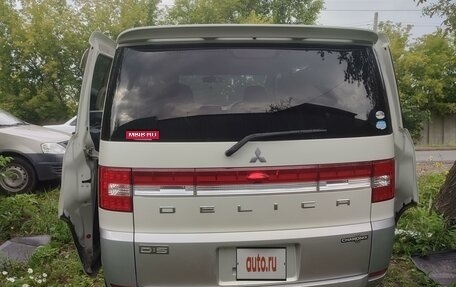 Mitsubishi Delica D:5 I, 2009 год, 750 000 рублей, 2 фотография