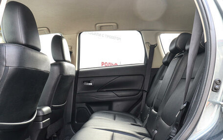 Mitsubishi Outlander III рестайлинг 3, 2014 год, 1 738 000 рублей, 13 фотография