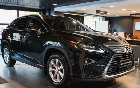 Lexus RX IV рестайлинг, 2017 год, 4 000 000 рублей, 3 фотография