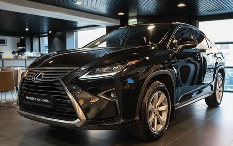 Lexus RX IV рестайлинг, 2017 год, 4 000 000 рублей, 2 фотография