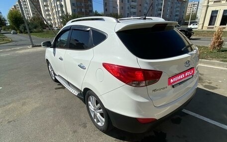 Hyundai Tucson III, 2010 год, 1 300 000 рублей, 3 фотография