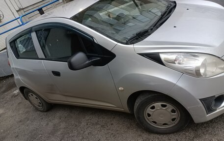 Chevrolet Spark III, 2013 год, 650 000 рублей, 2 фотография