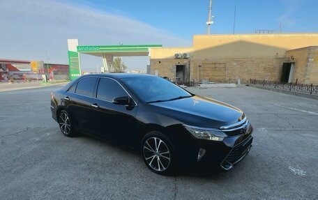 Toyota Camry, 2017 год, 2 390 000 рублей, 8 фотография