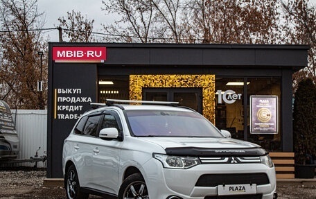 Mitsubishi Outlander III рестайлинг 3, 2012 год, 1 919 000 рублей, 2 фотография