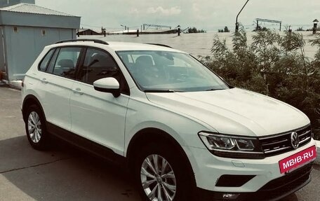 Volkswagen Tiguan II, 2020 год, 2 600 000 рублей, 2 фотография