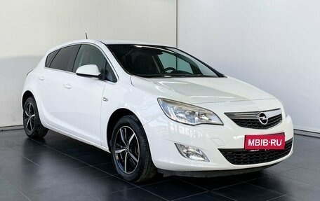 Opel Astra J, 2010 год, 790 000 рублей, 1 фотография