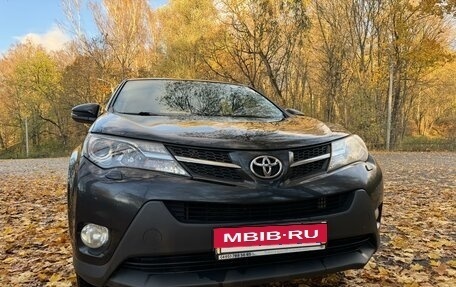 Toyota RAV4, 2013 год, 1 980 000 рублей, 4 фотография