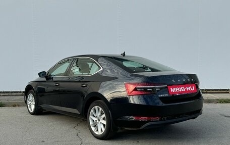 Skoda Superb III рестайлинг, 2019 год, 3 200 000 рублей, 4 фотография