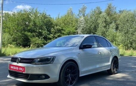 Volkswagen Jetta VI, 2013 год, 1 200 000 рублей, 2 фотография