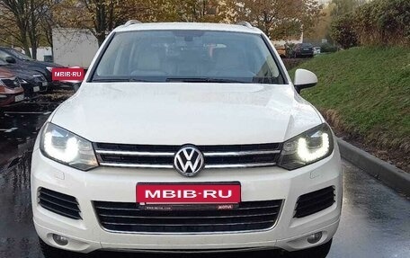 Volkswagen Touareg III, 2011 год, 2 740 000 рублей, 2 фотография