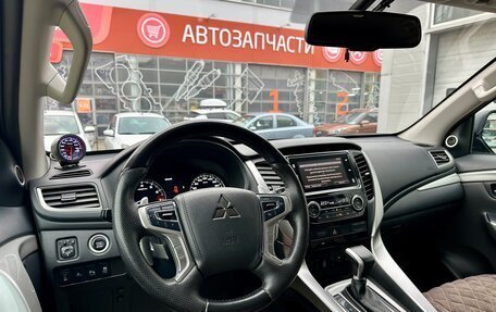 Mitsubishi Pajero Sport III рестайлинг, 2016 год, 3 250 000 рублей, 9 фотография