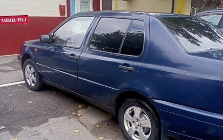 Volkswagen Vento, 1994 год, 205 000 рублей, 1 фотография