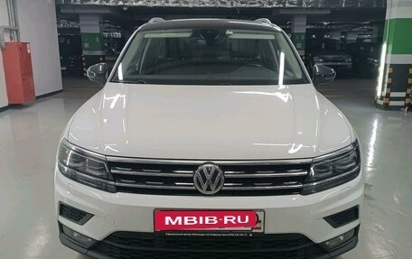 Volkswagen Tiguan II, 2020 год, 2 887 000 рублей, 2 фотография