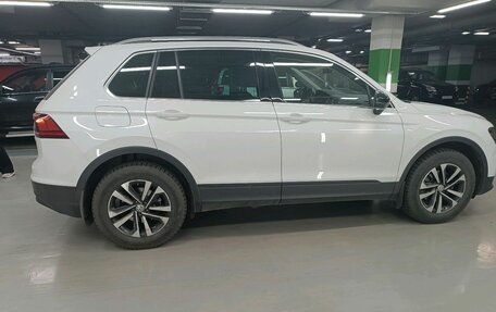 Volkswagen Tiguan II, 2020 год, 2 887 000 рублей, 17 фотография