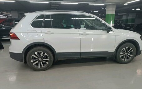 Volkswagen Tiguan II, 2020 год, 2 887 000 рублей, 23 фотография