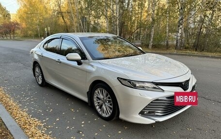 Toyota Camry, 2018 год, 3 170 000 рублей, 3 фотография