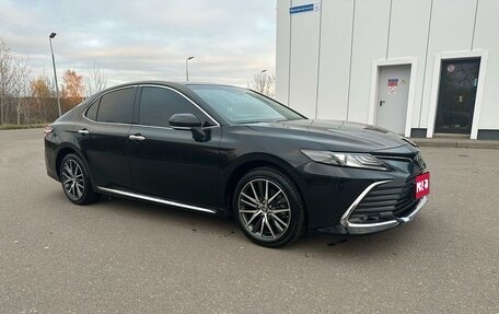 Toyota Camry, 2023 год, 3 950 000 рублей, 1 фотография