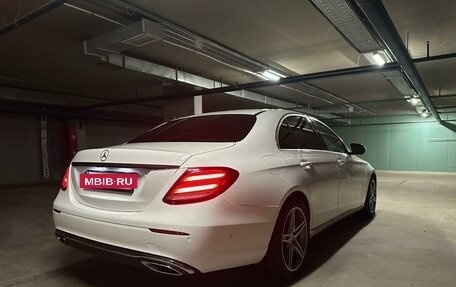 Mercedes-Benz E-Класс, 2018 год, 3 650 000 рублей, 15 фотография