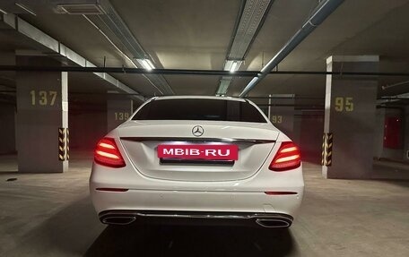 Mercedes-Benz E-Класс, 2018 год, 3 650 000 рублей, 14 фотография