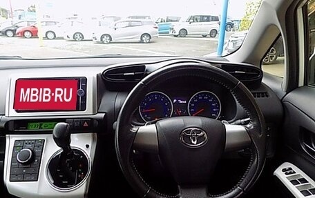 Toyota Wish II, 2017 год, 1 206 000 рублей, 13 фотография