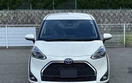 Toyota Sienta II, 2021 год, 1 310 000 рублей, 2 фотография