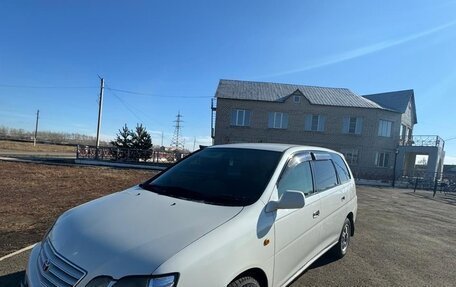 Toyota Gaia, 2003 год, 600 000 рублей, 2 фотография