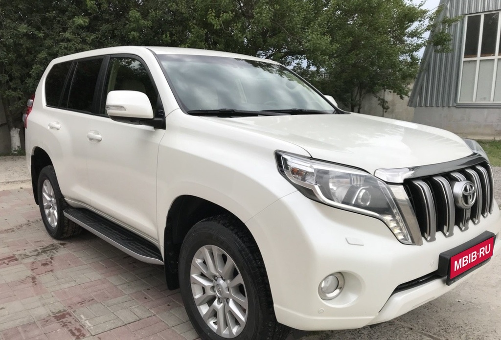 Toyota Land Cruiser Prado 150 рестайлинг, 2017 год, 1 300 000 рублей, 3 фотография