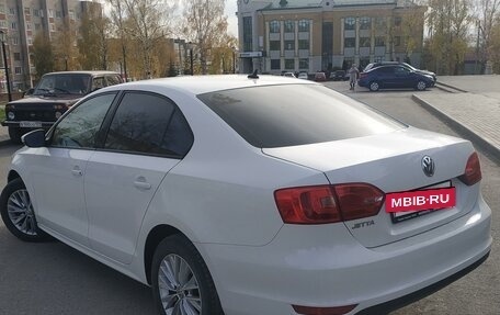 Volkswagen Jetta VI, 2013 год, 1 050 000 рублей, 4 фотография