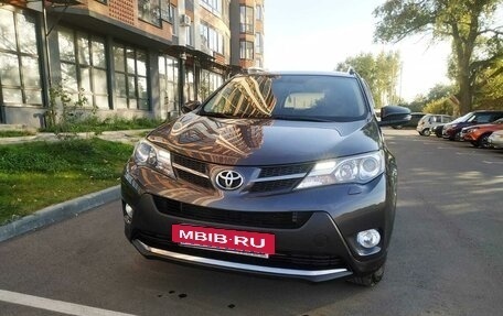 Toyota RAV4, 2015 год, 2 350 000 рублей, 31 фотография