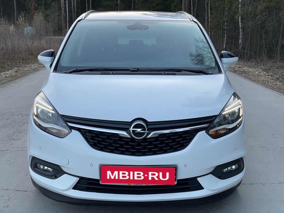 Opel Zafira C рестайлинг, 2017 год, 550 000 рублей, 5 фотография