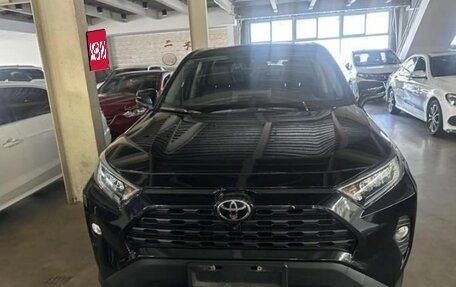 Toyota RAV4, 2021 год, 2 705 000 рублей, 2 фотография