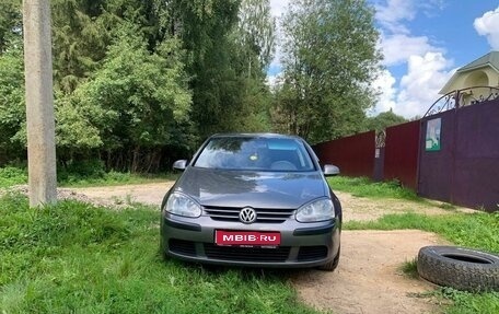 Volkswagen Golf V, 2004 год, 520 000 рублей, 1 фотография