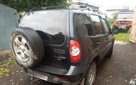 Chevrolet Niva I рестайлинг, 2011 год, 200 000 рублей, 2 фотография