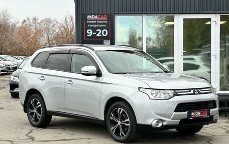 Mitsubishi Outlander III рестайлинг 3, 2013 год, 1 599 000 рублей, 3 фотография