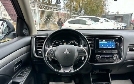 Mitsubishi Outlander III рестайлинг 3, 2013 год, 1 599 000 рублей, 11 фотография