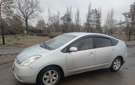 Toyota Prius, 2004 год, 620 000 рублей, 4 фотография