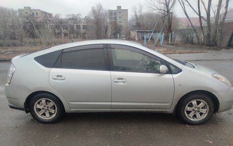 Toyota Prius, 2004 год, 620 000 рублей, 27 фотография