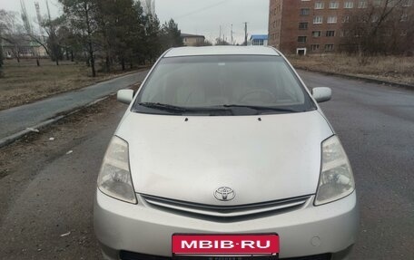 Toyota Prius, 2004 год, 620 000 рублей, 9 фотография