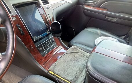 Cadillac Escalade III, 2008 год, 1 600 000 рублей, 13 фотография