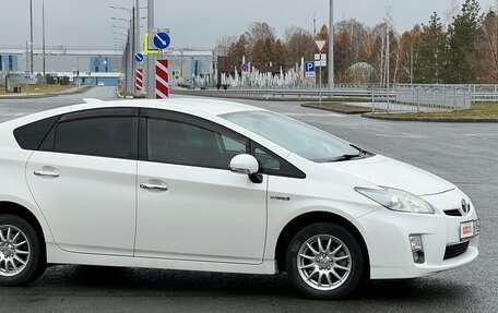 Toyota Prius, 2011 год, 1 349 000 рублей, 2 фотография