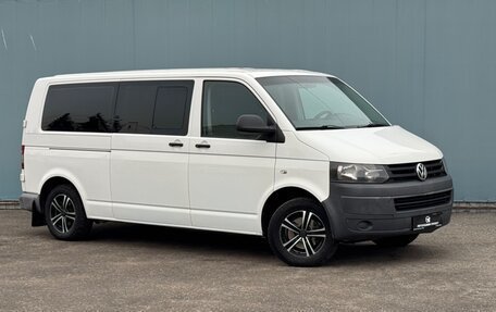 Volkswagen Caravelle T5, 2013 год, 1 870 000 рублей, 2 фотография