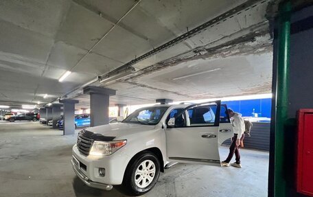 Toyota Land Cruiser 200, 2012 год, 3 100 000 рублей, 2 фотография