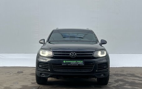 Volkswagen Touareg III, 2011 год, 1 630 000 рублей, 2 фотография