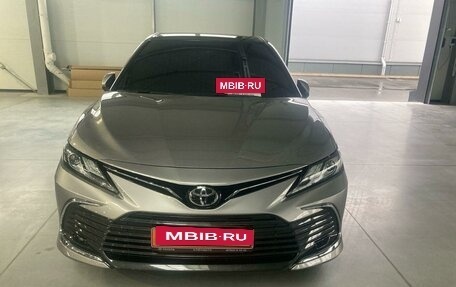 Toyota Camry, 2022 год, 4 800 000 рублей, 2 фотография