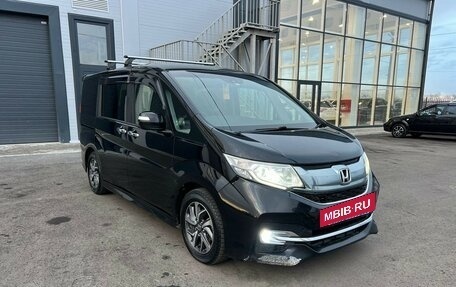 Honda Stepwgn IV, 2017 год, 2 299 000 рублей, 8 фотография