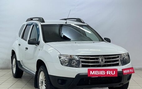 Renault Duster I рестайлинг, 2014 год, 995 000 рублей, 2 фотография