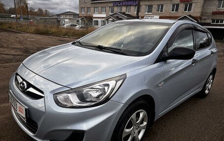 Hyundai Solaris II рестайлинг, 2013 год, 970 000 рублей, 5 фотография