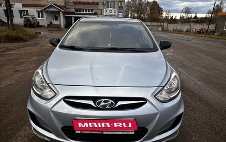 Hyundai Solaris II рестайлинг, 2013 год, 970 000 рублей, 2 фотография