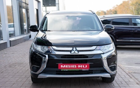 Mitsubishi Outlander III рестайлинг 3, 2017 год, 2 106 000 рублей, 8 фотография