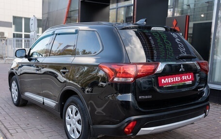 Mitsubishi Outlander III рестайлинг 3, 2017 год, 2 106 000 рублей, 3 фотография